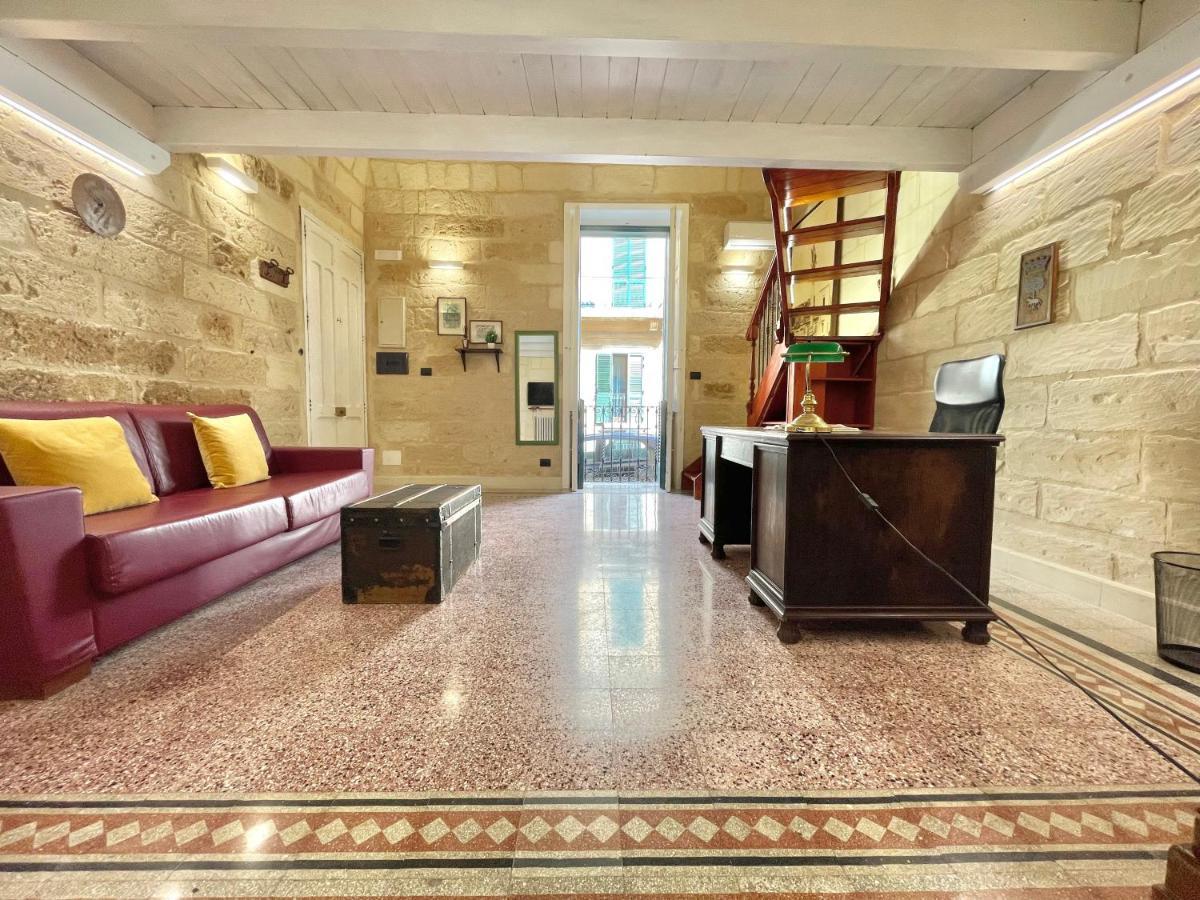 Vohis Luxury House - Fast Wi-Fi & Easy Parking Apartment Lecce Exterior photo